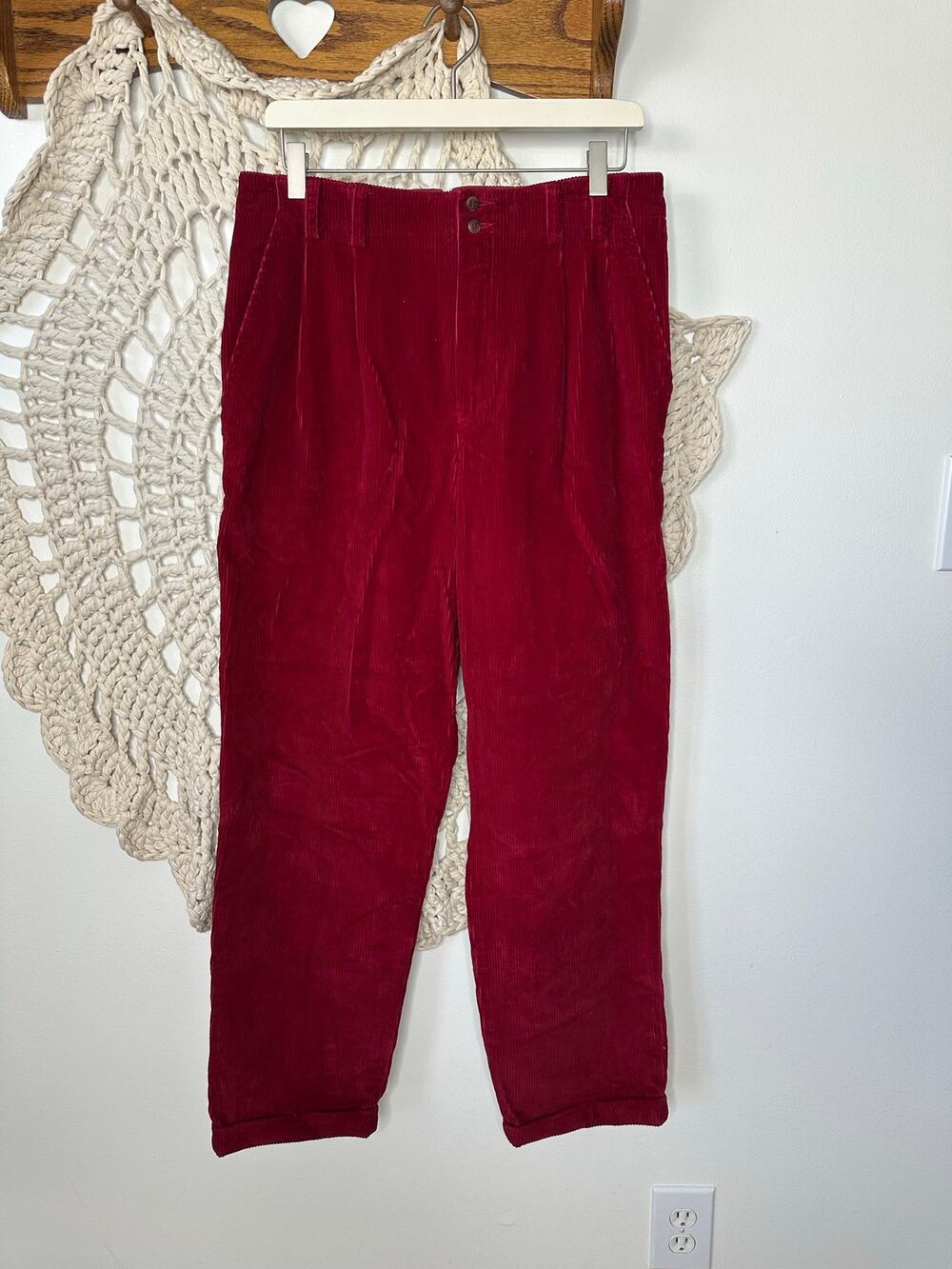 Liz Sport Vintage 90s Red Whale Corduroy Pleated Pants Size 12/31